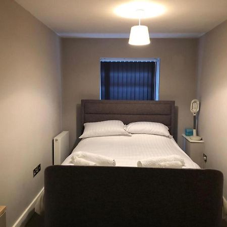 Charming 2-Bed Apartment In Christchurch Christchurch  Dış mekan fotoğraf