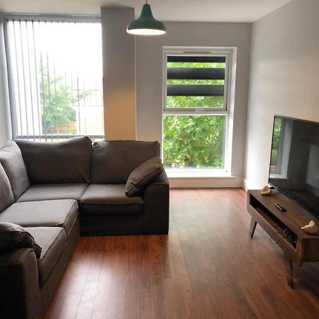 Charming 2-Bed Apartment In Christchurch Christchurch  Dış mekan fotoğraf