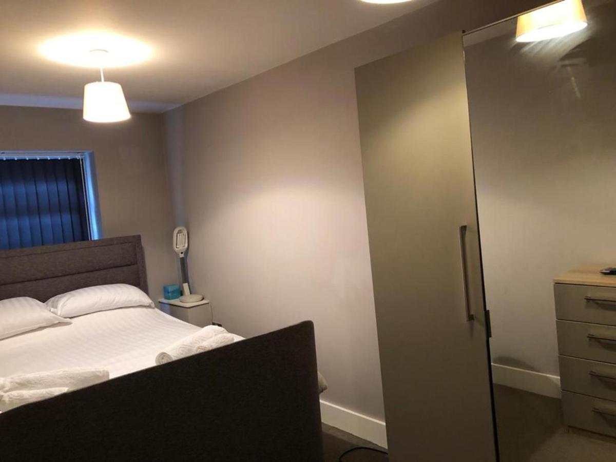 Charming 2-Bed Apartment In Christchurch Christchurch  Dış mekan fotoğraf