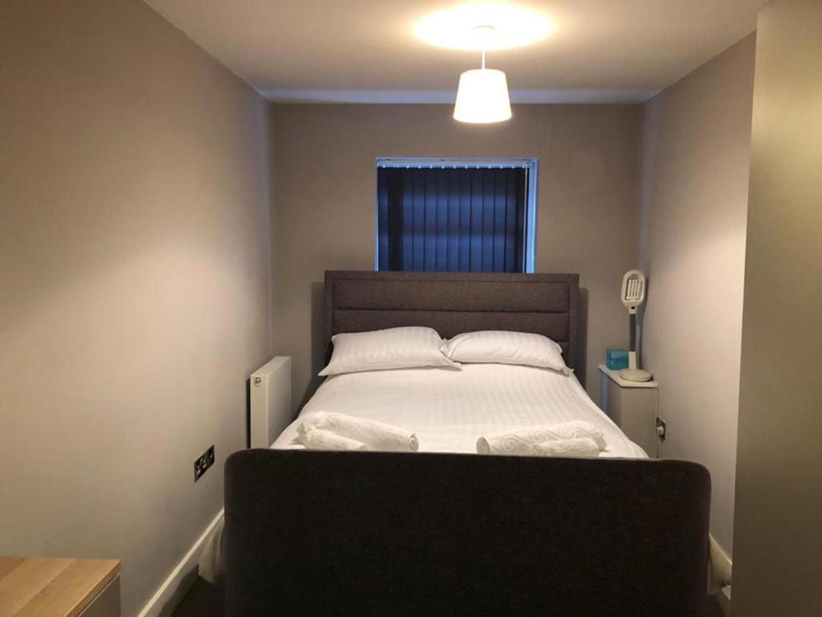 Charming 2-Bed Apartment In Christchurch Christchurch  Dış mekan fotoğraf