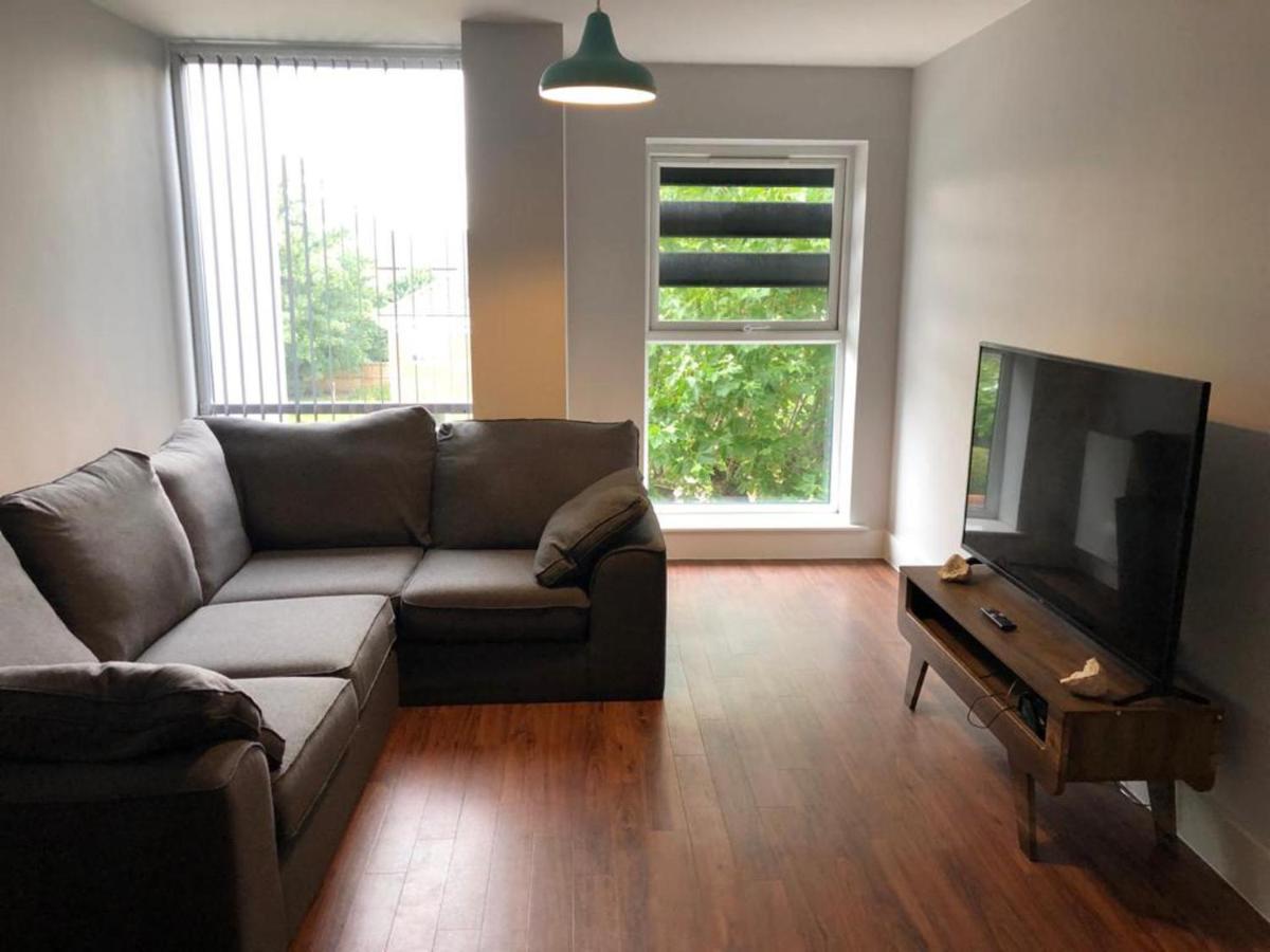 Charming 2-Bed Apartment In Christchurch Christchurch  Dış mekan fotoğraf